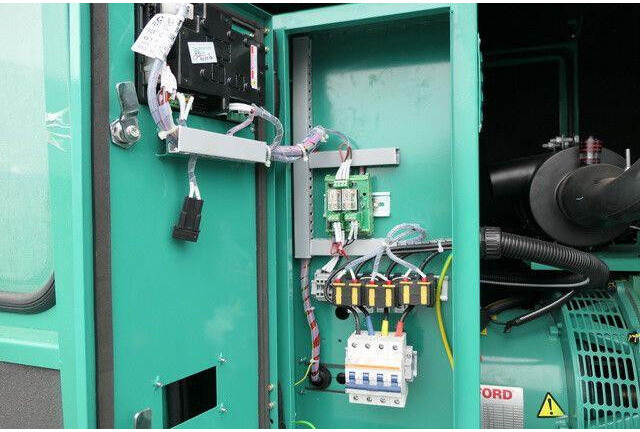 Cummins Stromgenerator,30 kVA,Mehrfach auf Lager - Електрогенератор: снимка 5 Cummins Stromgenerator,30 kVA,Mehrfach auf Lager - Електрогенератор: снимка 5