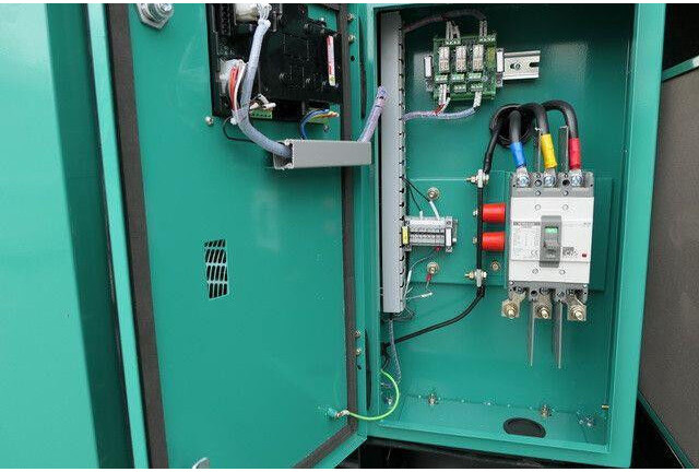 Cummins Stromgenerator, 82,5kVA, sofort vefügbar - Електрогенератор: снимка 5 Cummins Stromgenerator, 82,5kVA, sofort vefügbar - Електрогенератор: снимка 5