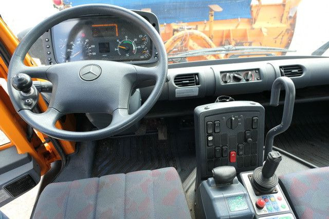 Камион Unimog U 300 4x4, Schmidt, Streuer, Schild, Klima,27tkm: снимка 13