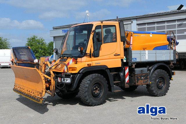 Unimog U 300 4x4, Schmidt, Streuer, Schild, Klima,27tkm - Камион: снимка 1 Unimog U 300 4x4, Schmidt, Streuer, Schild, Klima,27tkm - Камион: снимка 1