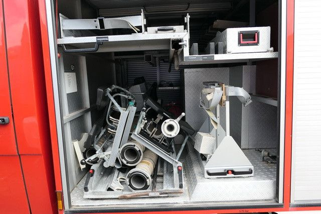 Mercedes-Benz 814 F/Feuerwehr/Pumpe/9 Sitze - Лекотоварен автомобил, Бус с двойна кабина: снимка 5 Mercedes-Benz 814 F/Feuerwehr/Pumpe/9 Sitze - Лекотоварен автомобил, Бус с двойна кабина: снимка 5