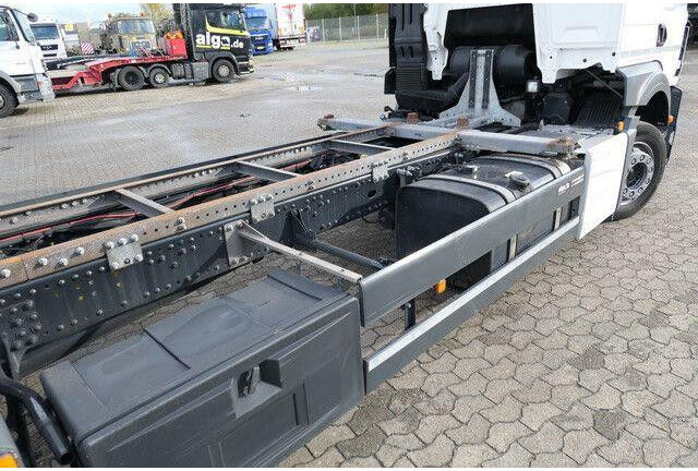 MAN 18.330 TGS 4x2, BDF, LBW 2to., Klima, AHK, Luft - Шаси кабина: снимка 4 MAN 18.330 TGS 4x2, BDF, LBW 2to., Klima, AHK, Luft - Шаси кабина: снимка 4