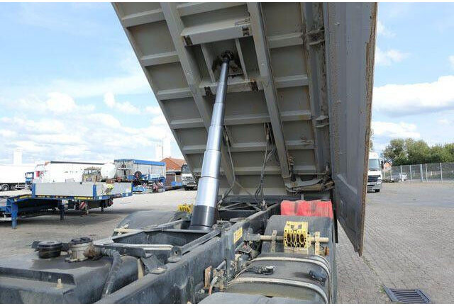 MAN 41.470 TGS 8x4, Bordmatik, Anbauplatte, Kombitür - Самосвал камион: снимка 4 MAN 41.470 TGS 8x4, Bordmatik, Anbauplatte, Kombitür - Самосвал камион: снимка 4