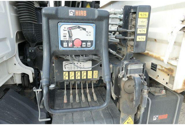 MAN 8.220 TGL BB, Hiab 055 BS-2, Greifer, AHK, Funk - Самосвал камион: снимка 5 MAN 8.220 TGL BB, Hiab 055 BS-2, Greifer, AHK, Funk - Самосвал камион: снимка 5