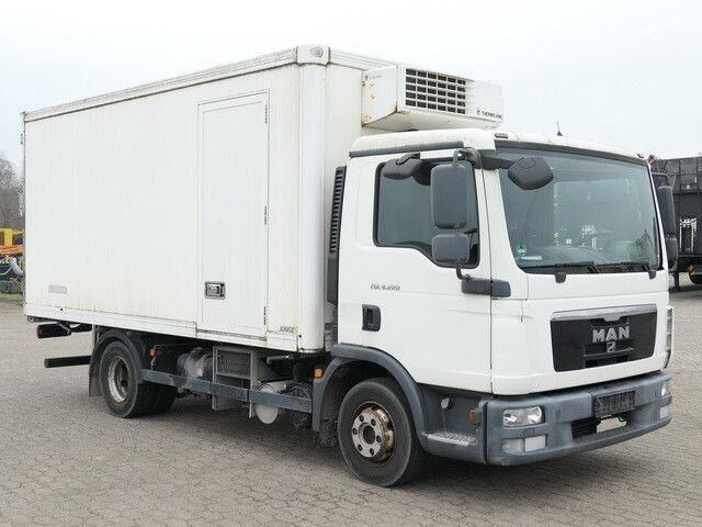 MAN 8.220 TGL BL 4x2, Thermo King, 3. Sitz, 5m lang - Рефрижератор камион: снимка 4 MAN 8.220 TGL BL 4x2, Thermo King, 3. Sitz, 5m lang - Рефрижератор камион: снимка 4