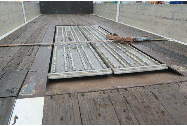 Бордово ремарке/ Платформа MEUSBURGER MPJ 3, Rampen, Luft-Lift, Bordwände, Container: снимка 6 Бордово ремарке/ Платформа MEUSBURGER MPJ 3, Rampen, Luft-Lift, Bordwände, Container: снимка 6