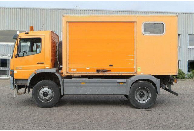 Mercedes-Benz 1518 A Atego 4X4, Klima, AHK, Allrad, Rolltor - Камион фургон: снимка 2 Mercedes-Benz 1518 A Atego 4X4, Klima, AHK, Allrad, Rolltor - Камион фургон: снимка 2