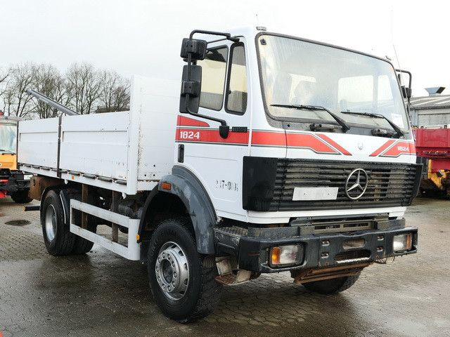 Mercedes-Benz 1824 AK 4x4, Allrad, AHK, Blattfederung, 168tkm - Бордови камион: снимка 4 Mercedes-Benz 1824 AK 4x4, Allrad, AHK, Blattfederung, 168tkm - Бордови камион: снимка 4