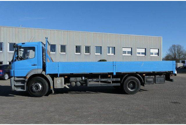 Mercedes-Benz 1824 L Axor 4x2, 3. Sitz, AHK, Gerüstbau, Klima - Бордови камион: снимка 2 Mercedes-Benz 1824 L Axor 4x2, 3. Sitz, AHK, Gerüstbau, Klima - Бордови камион: снимка 2