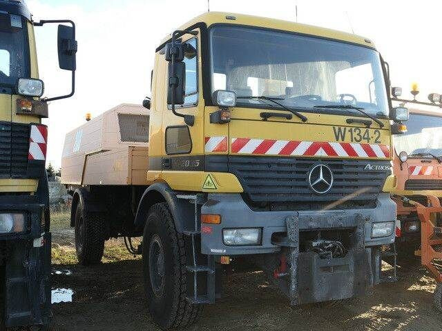 Mercedes-Benz 2035 AK Actros 4x4, Kehrmaschine Schmidt, Allrad - Снегорин: снимка 4 Mercedes-Benz 2035 AK Actros 4x4, Kehrmaschine Schmidt, Allrad - Снегорин: снимка 4