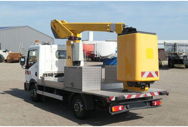 Лизинг на Nissan 32.12 4x2, 11m Arbeitshöhe, Klima,3. Sitz Nissan 32.12 4x2, 11m Arbeitshöhe, Klima,3. Sitz: снимка 7