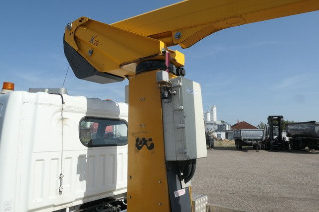 Автовишка Nissan 32.12 4x2, 11m Arbeitshöhe, Klima,3. Sitz: снимка 10