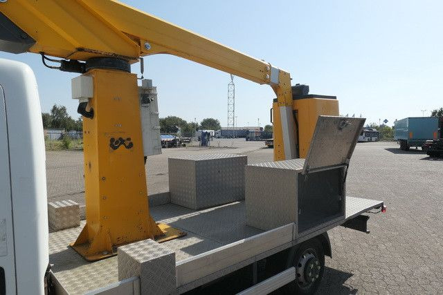 Nissan 32.12 4x2, 11m Arbeitshöhe, Klima,3. Sitz - Автовишка: снимка 5 Nissan 32.12 4x2, 11m Arbeitshöhe, Klima,3. Sitz - Автовишка: снимка 5