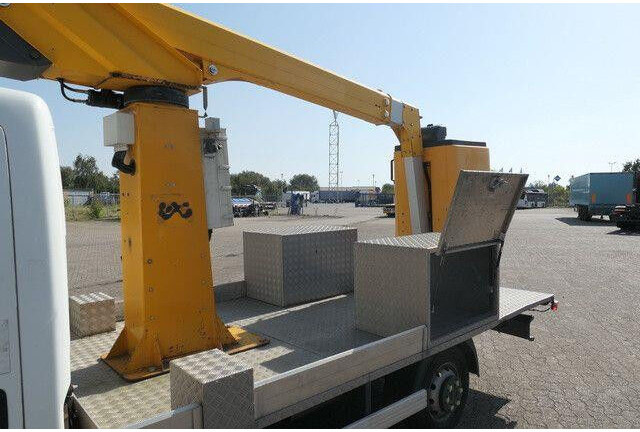 Nissan 32.12 4x2, 11m Arbeitshöhe, Klima,3. Sitz - Автовишка: снимка 5 Nissan 32.12 4x2, 11m Arbeitshöhe, Klima,3. Sitz - Автовишка: снимка 5