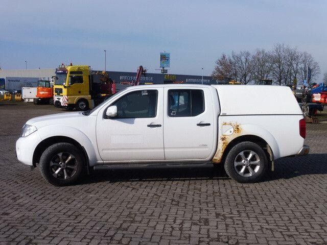 Nissan Navara 2.5 Tdi 4x4, DOKA, Pickup, Klima, AHK - Бордови бус: снимка 2 Nissan Navara 2.5 Tdi 4x4, DOKA, Pickup, Klima, AHK - Бордови бус: снимка 2