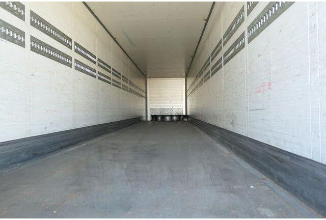 Schmitz Cargobull SKO 24/L 13.62 FP, Isoliert, Verzinkt, Luft-Lift - Затворена каросерия полуремарке: снимка 3 Schmitz Cargobull SKO 24/L 13.62 FP, Isoliert, Verzinkt, Luft-Lift - Затворена каросерия полуремарке: снимка 3