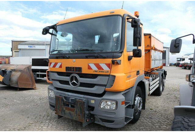 Mercedes-Benz 2532 L Actros 6x2, Salzstreuer, Winterdienst - Строителна техника: снимка 4 Mercedes-Benz 2532 L Actros 6x2, Salzstreuer, Winterdienst - Строителна техника: снимка 4