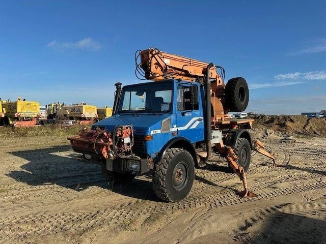 Unimog U 1450 4x4, Zug & Bergwinde, Kran, Greifer, AH - Строителна техника: снимка 4 Unimog U 1450 4x4, Zug & Bergwinde, Kran, Greifer, AH - Строителна техника: снимка 4
