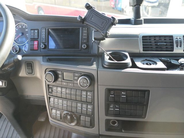 Влекач MAN 26.500 TGX XXL 6x2, Intarder, Klima, Schlafliege: снимка 14
