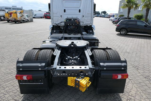 Mercedes-Benz 1836 LS Actros 4x2, ADR, Navi, Klima, 2.000km - Влекач: снимка 4 Mercedes-Benz 1836 LS Actros 4x2, ADR, Navi, Klima, 2.000km - Влекач: снимка 4