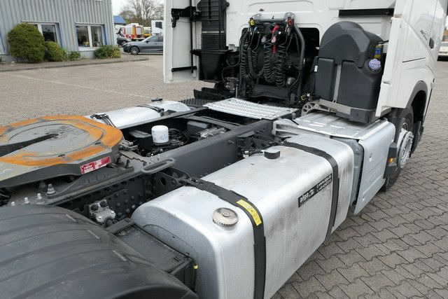 Volvo FH 500 4x2, 2x Tank, Standklima, Klima, Navi - Влекач: снимка 4 Volvo FH 500 4x2, 2x Tank, Standklima, Klima, Navi - Влекач: снимка 4