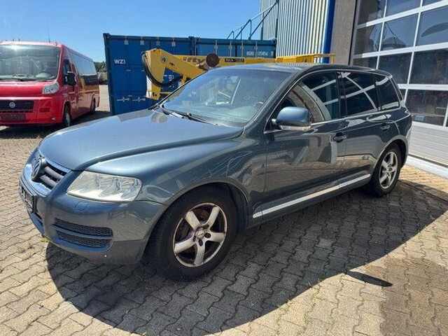 Volkswagen Touareg 3.2 V6/ GETRIEBESCHADEN /Motor läuft! - Бордови бус: снимка 1 Volkswagen Touareg 3.2 V6/ GETRIEBESCHADEN /Motor läuft! - Бордови бус: снимка 1