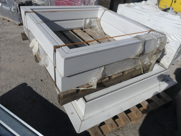 3 Châssis en PVC pour dôme de lumière - Строително оборудване: снимка 4 3 Châssis en PVC pour dôme de lumière - Строително оборудване: снимка 4