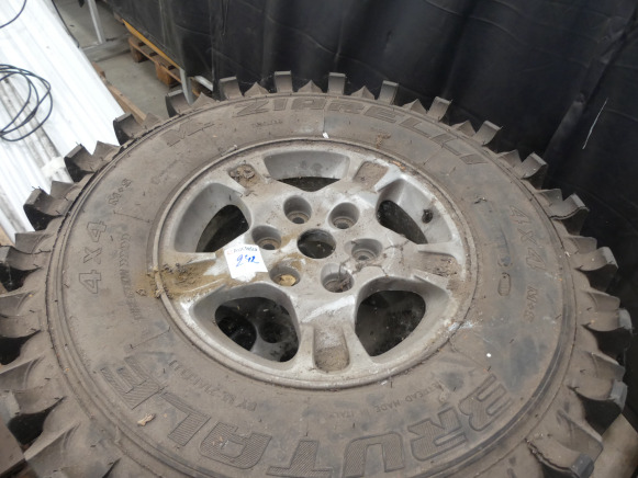 4 Roues pour Ziarelli Brutale 4X4 En provenance de Mitsubishi Pajero - Комплект колела за Трактор: снимка 1 4 Roues pour Ziarelli Brutale 4X4 En provenance de Mitsubishi Pajero - Комплект колела за Трактор: снимка 1
