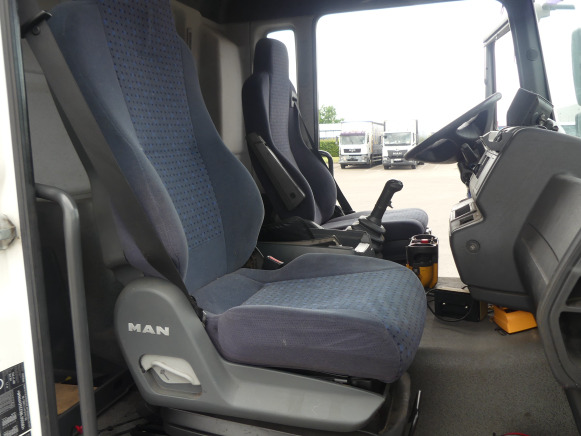 Camion Hydrocureur MAN (2008-201.882 km-VIN:WMAH39ZZ58L050583) - Каналопочистваща машина: снимка 4 Camion Hydrocureur MAN (2008-201.882 km-VIN:WMAH39ZZ58L050583) - Каналопочистваща машина: снимка 4