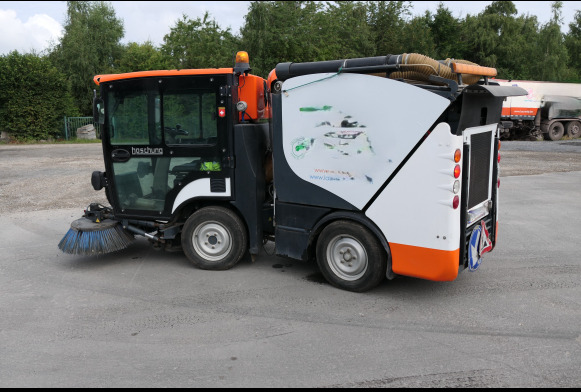 Camion balayeuse articulé Boschung S2 - Мотометачна машина: снимка 3 Camion balayeuse articulé Boschung S2 - Мотометачна машина: снимка 3