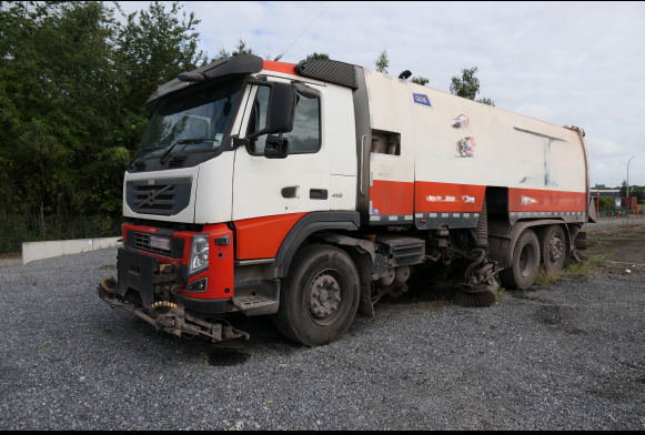 Camion balayeuse de voirie Volvo - Мотометачна машина: снимка 1 Camion balayeuse de voirie Volvo - Мотометачна машина: снимка 1