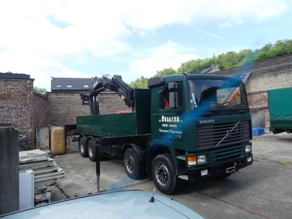 Camion plateau ridelle avec grue auxiliaire Volvo F12 (1994-64.040 km-VIN:YV2H5A7G6RA225775) - Бордови камион, Камион с кран: снимка 2 Camion plateau ridelle avec grue auxiliaire Volvo F12 (1994-64.040 km-VIN:YV2H5A7G6RA225775) - Бордови камион, Камион с кран: снимка 2