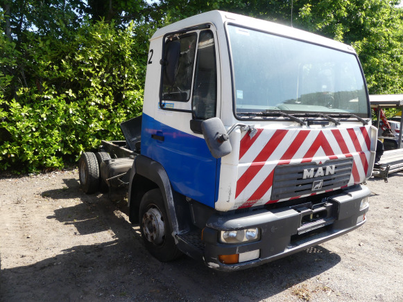 Camion (pour pièces) MAN L2000 (2004-183.392 km) - Шаси кабина: снимка 3 Camion (pour pièces) MAN L2000 (2004-183.392 km) - Шаси кабина: снимка 3