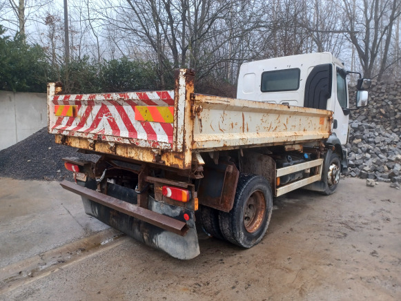 Camion tri benne Volvo FLL 42 12N2 5.0 (2009-88.795 km) - Бордови камион: снимка 5 Camion tri benne Volvo FLL 42 12N2 5.0 (2009-88.795 km) - Бордови камион: снимка 5