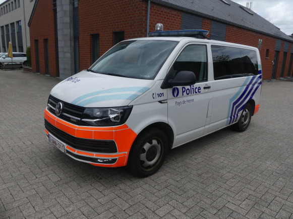 Camionnette, combi de police Volkswagen (2019-243.344 km) - Лек автомобил: снимка 1 Camionnette, combi de police Volkswagen (2019-243.344 km) - Лек автомобил: снимка 1