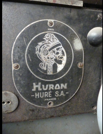 Fraiseuse universelle CNC 3 axes Huron RU 881 - Фреза за метал: снимка 5 Fraiseuse universelle CNC 3 axes Huron RU 881 - Фреза за метал: снимка 5