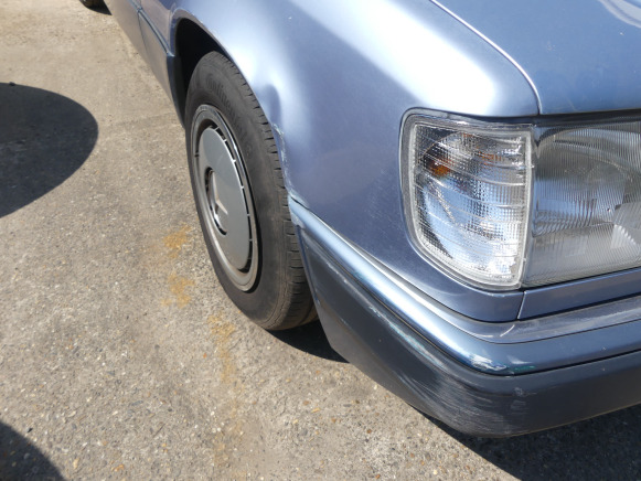 Mercedes-Benz 230 de collection (1996-194.552 km) - Лек автомобил: снимка 3 Mercedes-Benz 230 de collection (1996-194.552 km) - Лек автомобил: снимка 3