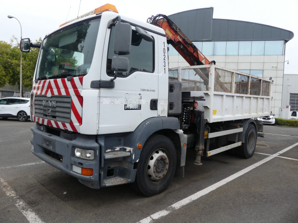 REF:10231 - Camion benne avec grue MAN TGM 18.240(VIN: WMAN08ZZ89Y231476) - Самосвал камион, Камион с кран: снимка 1 REF:10231 - Camion benne avec grue MAN TGM 18.240(VIN: WMAN08ZZ89Y231476) - Самосвал камион, Камион с кран: снимка 1