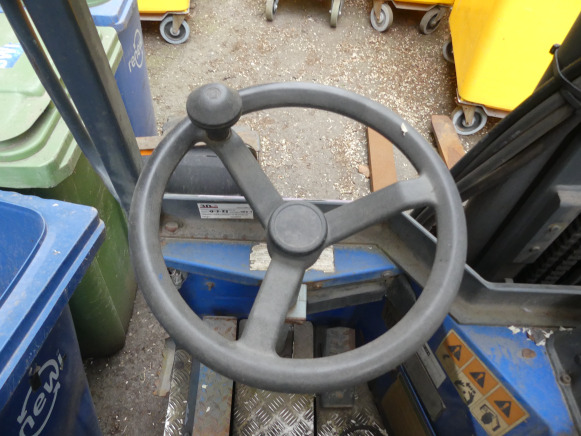 REF:6924 - Chariot élévateur Moffet M4 25.3 - Мотокар за монтаж на камиони: снимка 4 REF:6924 - Chariot élévateur Moffet M4 25.3 - Мотокар за монтаж на камиони: снимка 4