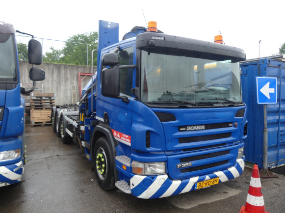 REF:BZ-RD-89 - Camion porte container avec grue Scania P360 B 8X2/*6 (2011-759.907 km) - Контейнеровоз/ Сменна каросерия камион: снимка 2 REF:BZ-RD-89 - Camion porte container avec grue Scania P360 B 8X2/*6 (2011-759.907 km) - Контейнеровоз/ Сменна каросерия камион: снимка 2