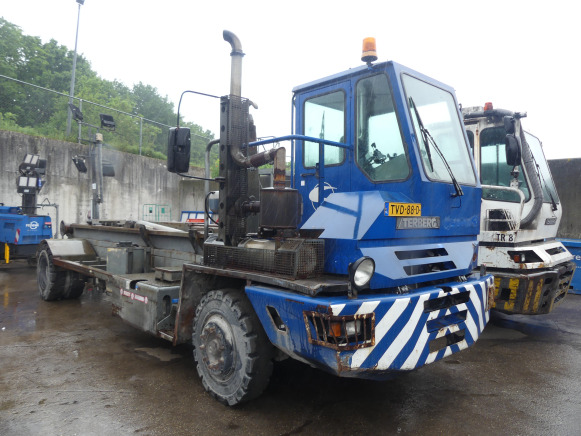 REF:TVD-88-D - Camion porte container Terberg YT180 (2002-21.500 km) - Контейнеровоз/ Сменна каросерия камион: снимка 2 REF:TVD-88-D - Camion porte container Terberg YT180 (2002-21.500 km) - Контейнеровоз/ Сменна каросерия камион: снимка 2