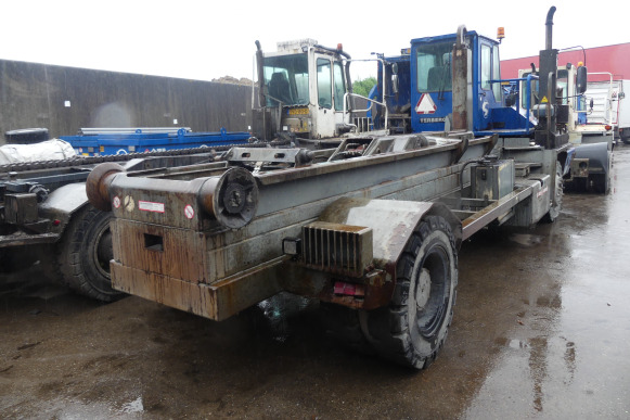 REF:TVD-88-D - Camion porte container Terberg YT180 (2002-21.500 km) - Контейнеровоз/ Сменна каросерия камион: снимка 3 REF:TVD-88-D - Camion porte container Terberg YT180 (2002-21.500 km) - Контейнеровоз/ Сменна каросерия камион: снимка 3