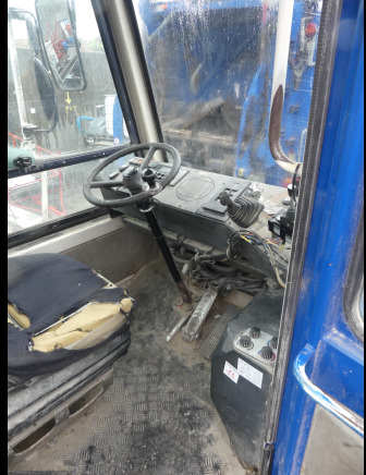 REF:TVD-88-D - Camion porte container Terberg YT180 (2002-21.500 km) - Контейнеровоз/ Сменна каросерия камион: снимка 5 REF:TVD-88-D - Camion porte container Terberg YT180 (2002-21.500 km) - Контейнеровоз/ Сменна каросерия камион: снимка 5