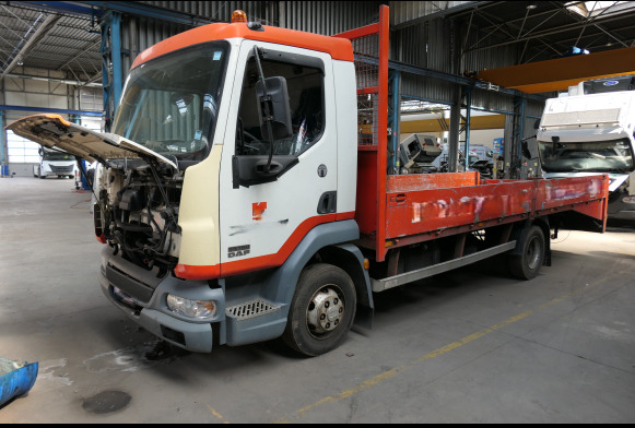 REF:imat : 1-GEM-292 - Camion plateau DAF LF45 (2002-326.743 km) - Бордови камион: снимка 1 REF:imat : 1-GEM-292 - Camion plateau DAF LF45 (2002-326.743 km) - Бордови камион: снимка 1