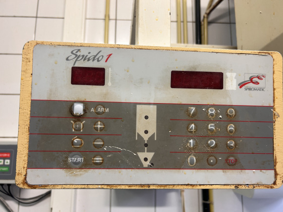 Trémie passeuse avec commande électrique Spiromatic Spido1 - Машина за хлебопроизводство: снимка 5 Trémie passeuse avec commande électrique Spiromatic Spido1 - Машина за хлебопроизводство: снимка 5