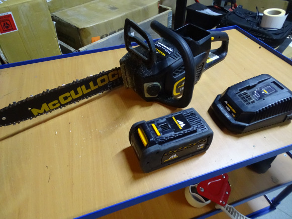 Tronçonneuse 40 V Mc CULLOCH LI 40CS - Металообработваща машина: снимка 1 Tronçonneuse 40 V Mc CULLOCH LI 40CS - Металообработваща машина: снимка 1