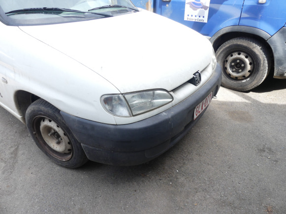 Utilitaire Peugeot Partner (1999-186.581 km) - Лек автомобил: снимка 2 Utilitaire Peugeot Partner (1999-186.581 km) - Лек автомобил: снимка 2