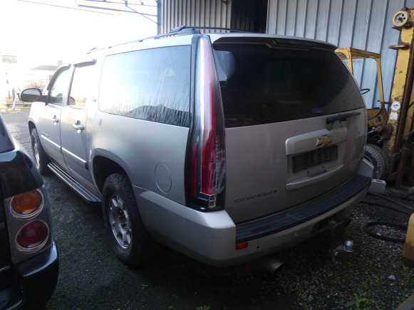 Voiture Chevrolet Suburban (2006-355.000 km) Numéro de châssis : 1GNFK16327J170092 - Kilométrage : 355000 - Бус с двойна кабина: снимка 4 Voiture Chevrolet Suburban (2006-355.000 km) Numéro de châssis : 1GNFK16327J170092 - Kilométrage : 355000 - Бус с двойна кабина: снимка 4
