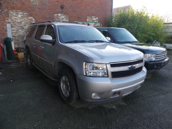 Voiture Chevrolet Suburban (2006-355.000 km) Numéro de châssis : 1GNFK16327J170092 - Kilométrage : 355000 - Бус с двойна кабина: снимка 2 Voiture Chevrolet Suburban (2006-355.000 km) Numéro de châssis : 1GNFK16327J170092 - Kilométrage : 355000 - Бус с двойна кабина: снимка 2