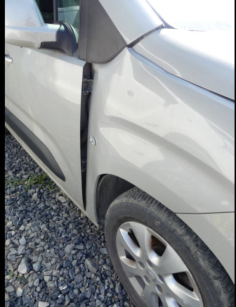 Voiture Opel Combo LIFE (2020-164.299 km-VIN:WOVECYHYLJ618520) - Бус с двойна кабина: снимка 3 Voiture Opel Combo LIFE (2020-164.299 km-VIN:WOVECYHYLJ618520) - Бус с двойна кабина: снимка 3